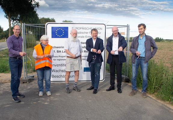 Freie und sichere Fahrt heißt es seit gestern für Anwohner und Touristen, die zwischen Schwerin-Lankow und Klein Medewege mit dem Rad unterwegs sind.