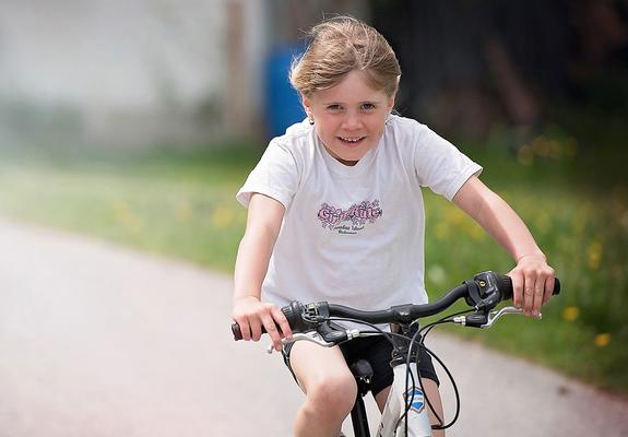 cht trainierte Radsportler erzeugen durch ordentliches Trampeln in acht Stunden 12,8 Kilowatt Strom