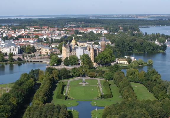 Am 4. Juni entscheiden die Schwerinerinnen und Schweriner über die Spitze der Stadtverwaltung für die kommenden sieben Jahre, Foto: maxpress