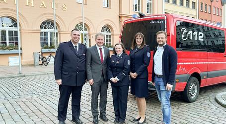 Rico Badenschier (2.v.l.) und Steffen Bürger (r.) schätzen das ehrenamtliche Engagement der SIS/KSM-Kollegen Manuel Rüsch, Lisa Neumann und Luisa Rupprecht (v.l.), Foto: SIS/KSM