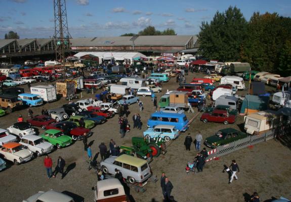 Auch im vergangenen Jahr kamen die Oldtimer-Fans zum IFA-Treffen auf dem ehemaligen KIW Vorwärts Gelände zusammen