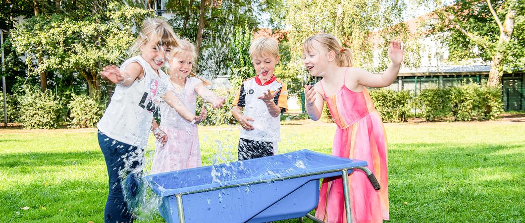 31 Krippen- und 74 Kindergartenkids tollen jeden Tag durch die Kita „Feldstadtmäuse“ in der Demmlerstraße. Unter ihnen sind acht Integrationskinder.