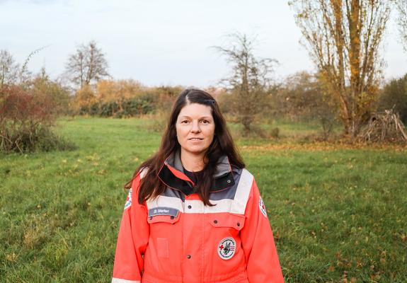 Wenn bei Stefanie Marten nachts das Telefon klingelt, ist sie schnell hellwach. Dann muss sie in wenigen Momenten den Einsatz für ihre Kollegen und sich planen und koordinieren.