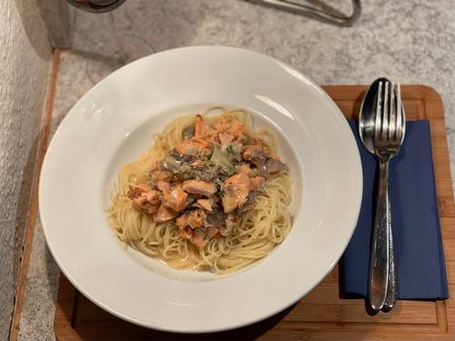 Honig im Topf-Pasta-Lachs Rezept