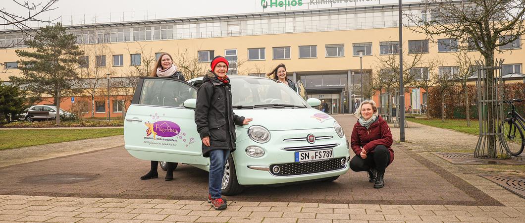 V.l.: Kathrin Lack, Schwester Ines Guttzeit (Helios Klinik), Christine Thom-Forde und Katharina Schulert freuen sich über die gute gemeinsame Zusammenarbeit