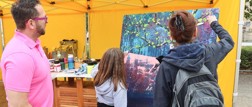 Die Angebote zum Klima-Aktionstag sind vielfältig. Neben Gesprächen und Ideen rund um den Klimaschutz gibt es auch Mitmachangebote, Foto: maxpress