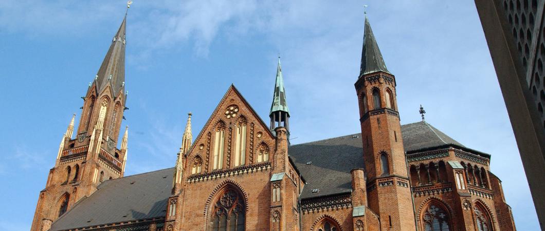 Paulskirche-Schwerin c maxpress haupt