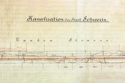 Historische Bestandspläne der Kanalisation der Taubenstraße in Stadt Schwerin, Foto: maxpress/Barbara Arndt