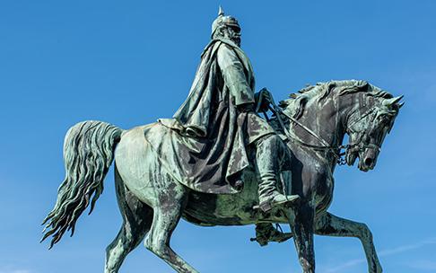 Skulptur-Denkmal Reiterstandbild-Schlossgarten-Schwerin c maxpress liste