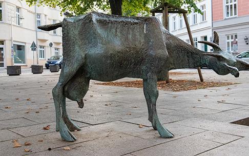 Skulptur-Schwerin-Ziege-Ziegenmarkt c maxpress liste