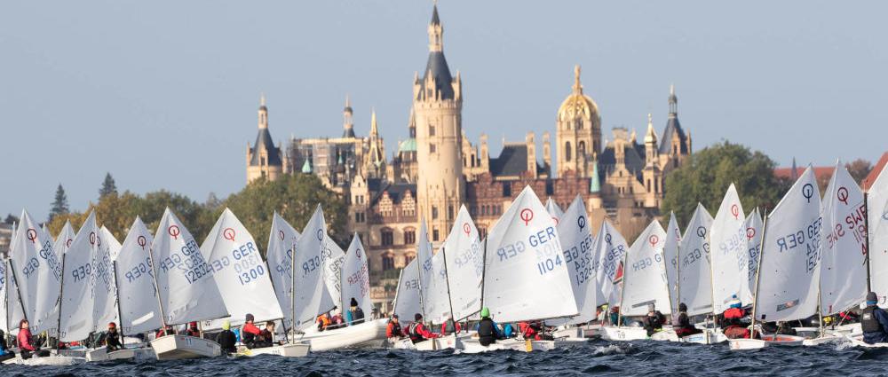 Perfekte Kulisse und Bedingungen für die 550 Teilnehmer beim 30. Herbstpokal in Schwerin