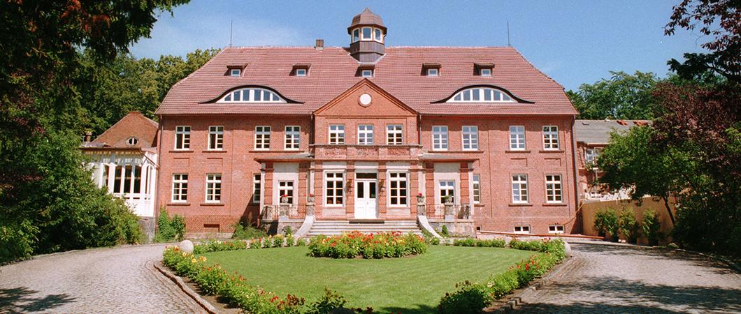 Schloss-Basthorst c maxpress haupt