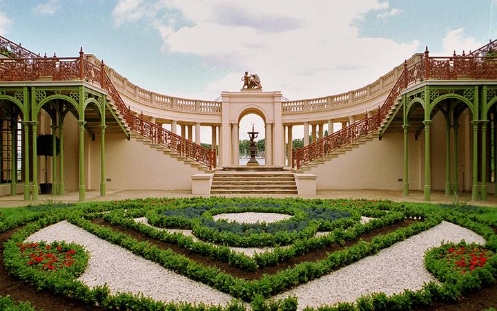 Schweriner-Schloss-Orangerie-Garten c maxpress content 1