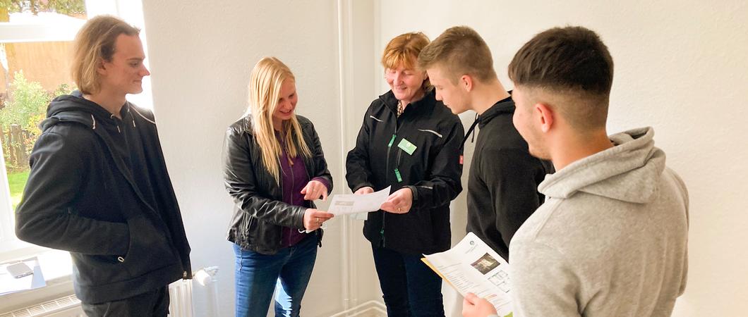 Worauf gilt es bei der Wohnungsübergabe zu achten? Was gehört zu den Betriebskosten? Wozu ist eine Wohnungsgeberbestätigung notwendig? Antworten auf diese Fragen erhielten Schüler des Fachgymnasiums des Regionalen Beruflichen Bildungszentrums Schwerin