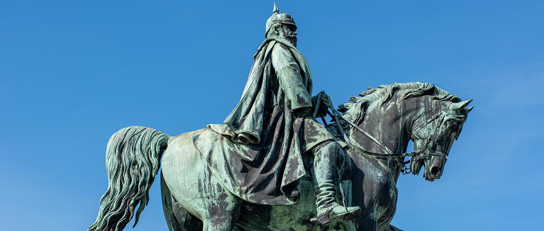 Skulptur-Denkmal Reiterstandbild-Schlossgarten-Schwerin c maxpress haupt