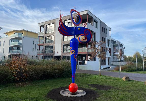 Künstlerin Claire Ochsner schenkt der Stadt ihre Skulptur „Donna Bella“