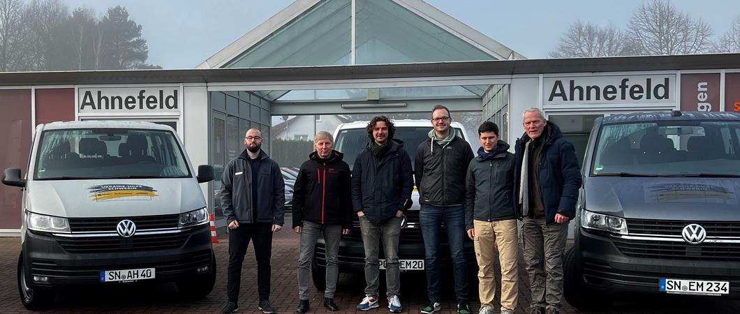 Vier Musiker der Mecklenburgischen Staatskapelle machen sich heute mit vollgeladenen Transportern auf den Weg nach Przemyśl, einer Stadt an der polnisch-ukrainischen Grenze.