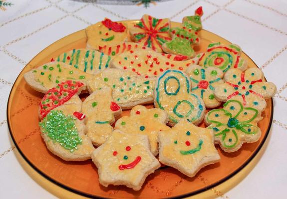 Ob kreatives Knusperhäuschen oder Omas traditionelles Plätzchenrezept mit bunter Verzierung – in vielen Schweriner Küchen wird es in den kommenden Wochen herrlich nach Lebkuchen und Keksen duften.