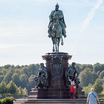 Skulptur-Denkmal Reiterstandbild-Schlossgarten-Schwerin c maxpress content 3