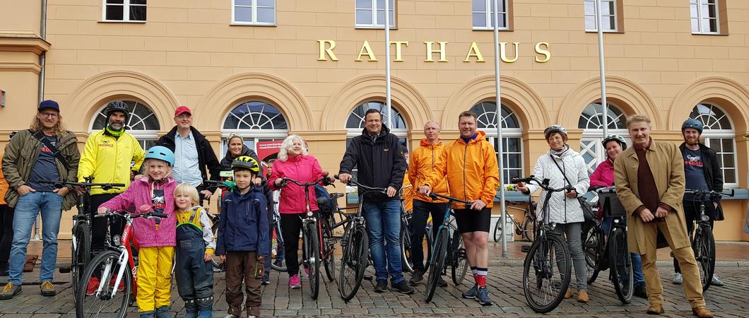 Vom 30. Mai bis 19. Juni 2022 ist es wieder soweit - Radeln für den Klimaschutz! Die Aktion STADTRADELN hat in Schwerin schon echte Tradition.