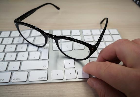 Unter dem Motto: „Sicherheit gewinnen, Ängste abbauen“ bietet die Volkshochschule im „Campus am Turm“ einen Computerkurs 50+ an. Der Kurs findet in einem modernen Computerkabinett immer dienstags von 13.30 bis 16.45 Uhr statt.