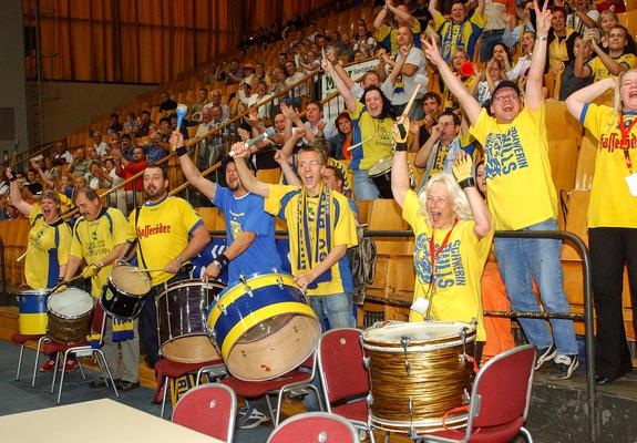 Die Mecklenburger Stiere setzen mit ihrer Aktion „Volle Halle“ und Aktionspreisen auf mehr Handballfans bei den Spielen.