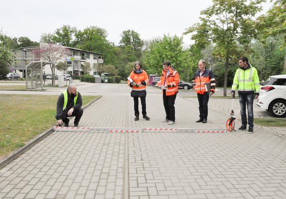 Aufwändige Baumaßnahmen zielen auf eine deutliche Verbesserung der Situation im Projektgebiet ab. Doch auch bei größter Vorsicht kann es mal passieren, dass beispielsweise schwere Fahrzeuge eine Gehwegplatte brechen lassen