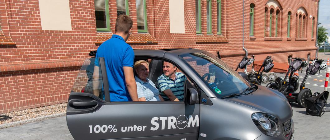 Gemeinsam mit der WAG informiert das Team der Stadtwerke Schwerin auf dem Alten Garten über Klimaschutzprojekte in und um Schwerin