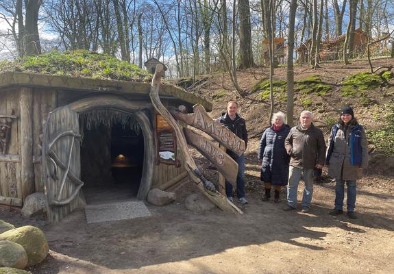 In Zusammenarbeit mit dem Zoo Schwerin hat der Förderverein Schweriner Zoo das Projekt „Soziale Insekten“ zum diesjährigen Saisonstart fertiggestellt.