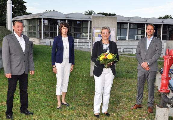 Ein hohes Maß an Wertschätzung, welches Beate Bürger entgegengebracht wird, galt immer ihrer Persönlichkeit. Es war nie den vielen Positionen gezollt, die sie in 33 Jahren beruflicher Tätigkeit in der Wasserwirtschaft inne hatte.