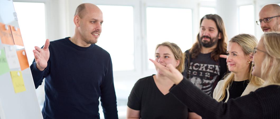 Der aktuelle Praxisanleiter-Kurs lehrt die richtigen Methoden für das Üben mit den Auszubildenden im Stationsalltag, Fotos: Oliver Borchert