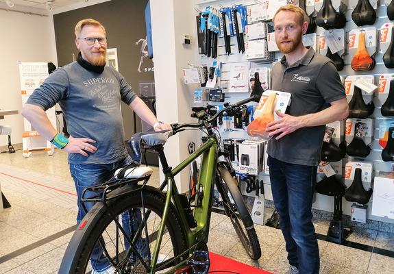 Das Team vom Sanitätshaus Hofmann stimmt E-Bikes auf die Nutzer ab, Foto: Sanitätshaus Hofmann