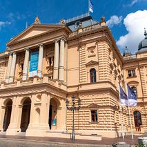 Mecklenburgisches-Staatstheater-Schwerin Buehne c maxpress content 7