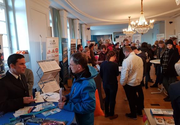 Beim Rückkehrertag gibt es spannende Jobangebote aus der Region zu entdecken, Foto: Landeshauptstadt Schwerin/Kathrin Hoffmann