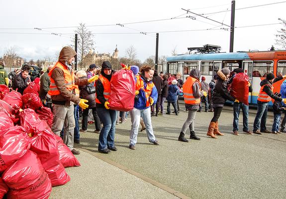 Tausende Einwohner sollen Schwerin aus dem Winterschlaf erwecken und frühlingsfein machen