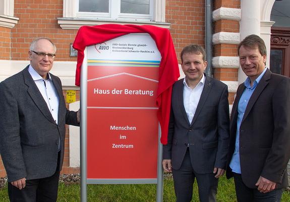 Sechs verschiedene Beratungsangebote am Platz der Jugend