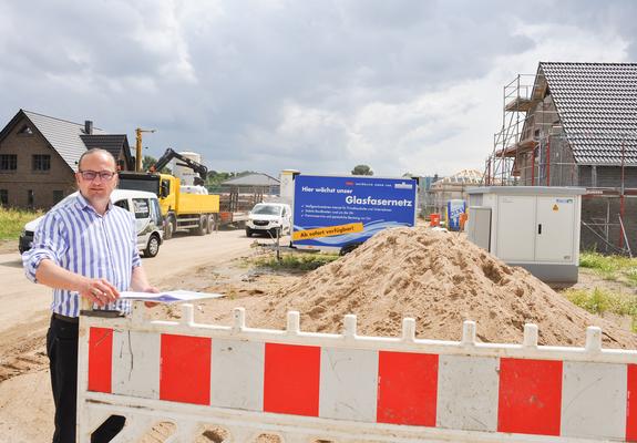 Schwerins nördlichster Stadtteil wächst: Rund 150 Wohnhäuser und eine Kita entstehen in Wickendorf. Die Trinkwasserversorgungsleitungen dafür sind längst verlegt.