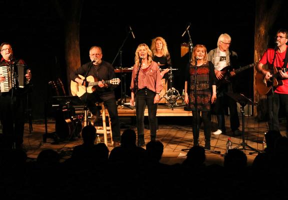 Ehrliche Texte und ein feines Gespür für gesellschaftliche Themen – Liedermacher Gerhard Gundermann hat mit seinen Songs viele Menschen berührt.