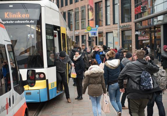 Mit einigen Spielregeln wird die ÖPNV-Fahrt zur sicheren, entspannten Angelegenheit