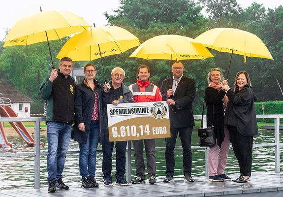 Damit aus dem Badevergnügen keine Gefahr wird, finanziert der Martensmann-Festschmaus kostenlose Schwimmkurse für Kinder.