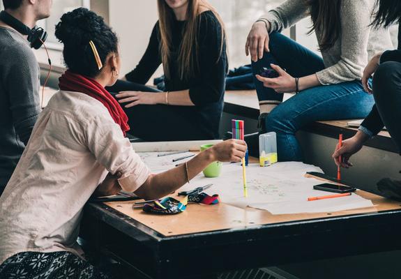 Die Landeshauptstadt Schwerin richtet sich in einer Umfrage an Schüler und Studierende