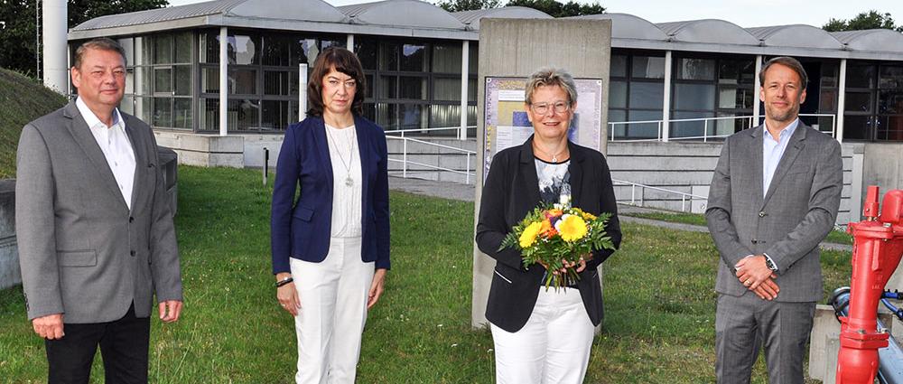 Ein hohes Maß an Wertschätzung, welches Beate Bürger entgegengebracht wird, galt immer ihrer Persönlichkeit. Es war nie den vielen Positionen gezollt, die sie in 33 Jahren beruflicher Tätigkeit in der Wasserwirtschaft inne hatte.