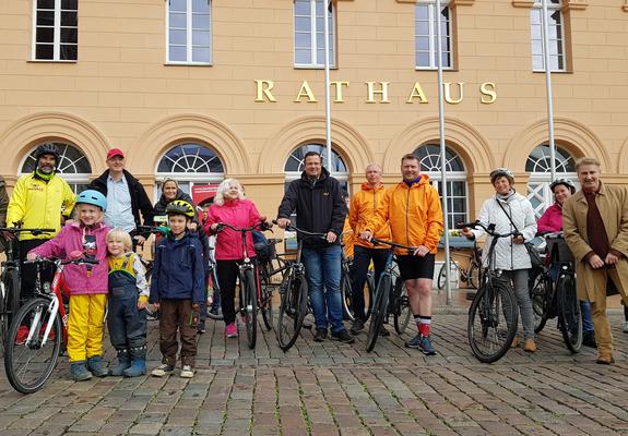 Vom 30. Mai bis 19. Juni 2022 ist es wieder soweit - Radeln für den Klimaschutz! Die Aktion STADTRADELN hat in Schwerin schon echte Tradition.