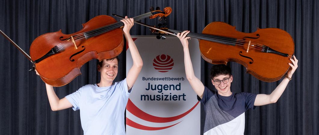 Die Aufregung steigt und die Vorfreude ist groß: über Pfingsten machen sich siebzehn Schülerinnen und Schüler des Konservatoriums Schwerin und der Musik- und Kunstschule ATARAXIA e. V. auf den Weg nach Zwickau zum Bundeswettbewerb Jugend musiziert.