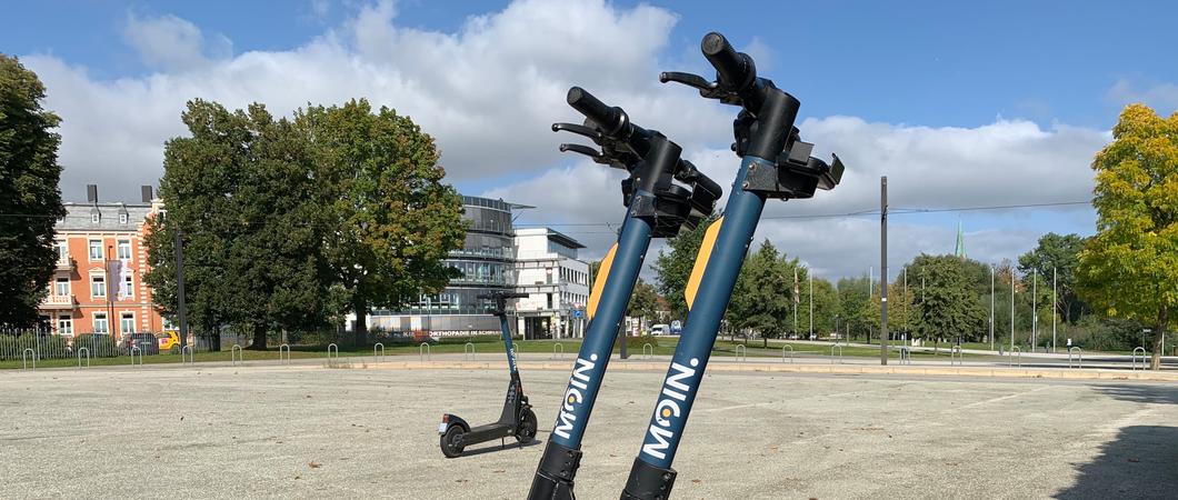 Die Stadt Schwerin strebt mit dem Rostocker E-Scooter-Sharingunternehmen  Moin eine einvernehmliche Lösung zum Verleih von E-Rollern in der Landeshauptstadt an.