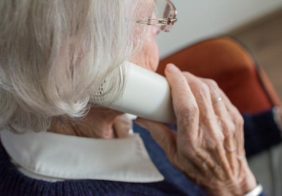 Unter dem Vorwand Strompreise im Rahmen der Strompreisbremse anzupassen melden sich derzeit Betrüger telefonisch bei Anwohnern.