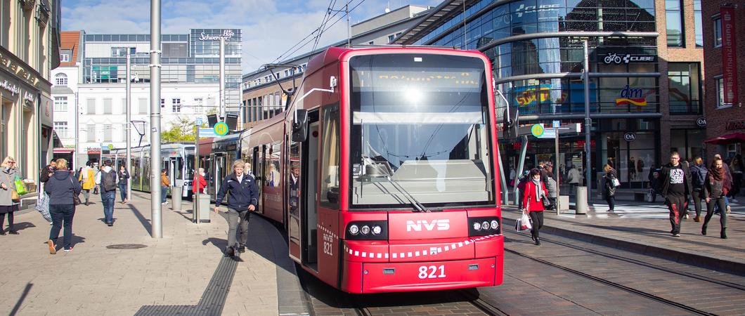 Preiswert durch den Sommer kommen Nutzer des Nahverkehrs mit dem 9-Euro-Ticket, das der Bund im Rahmen seines Entlastungspaketes als einmalige Sonderaktion auf den Weg gebracht hat.