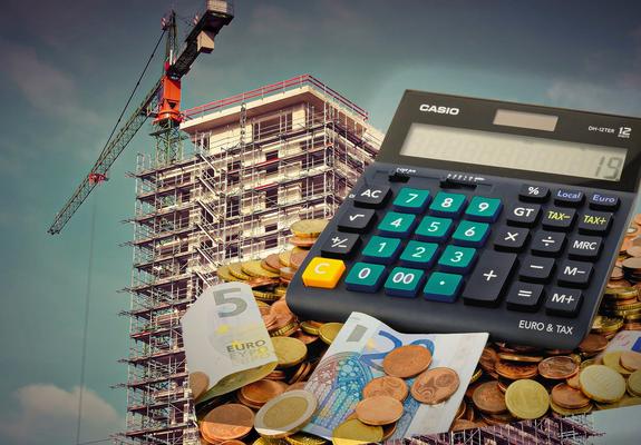 Bei der Investition in neu gebauten Wohnraum lässt sich dank steuerlicher Förderung für Vermieter bares Geld sparen