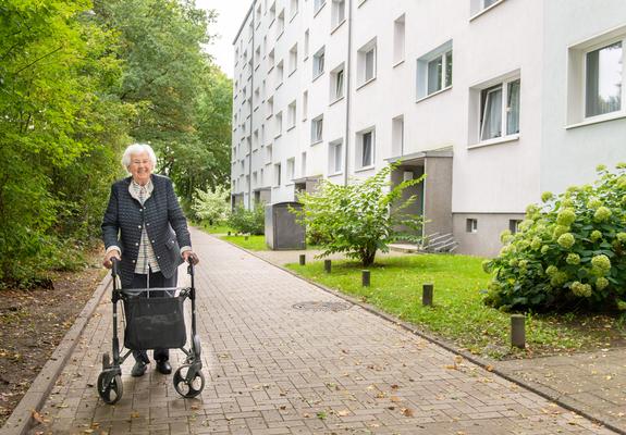 Die aufwendige Sanierung der Julius Polentz-Straße sowie die Dachausbesserungen und Fassadenreinigung in der Dr.-Joseph-Herzfeld-Straße sind nun abgeschlossen. Mieterhöhungen wurden deshalb aber nicht notwendig.