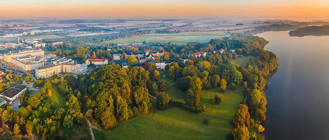 Die Helios Kliniken Schwerin bitten weiterhin darum, von nicht unbedingt nötigen Besuchen im Krankenhaus abzusehen.